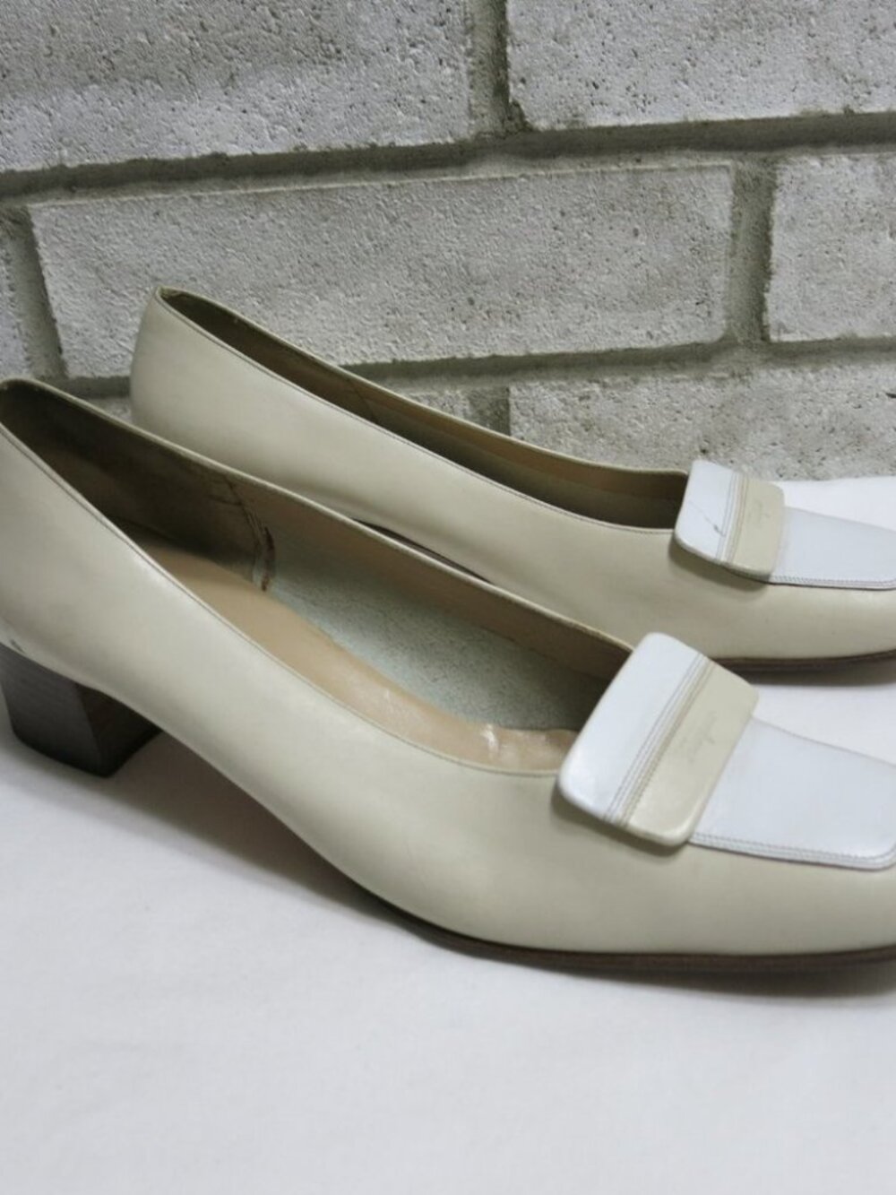 Salvatore Ferragamo Two Tone Leather Dress Pumps Women's Formal Shoe's 9.5 AAAA - Picture 7 of 7